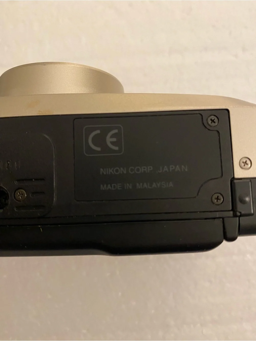 Vintage Nikon One-Touch Zoom90 AF Quartz Date Compact Film Camera - Gold 38-90mm